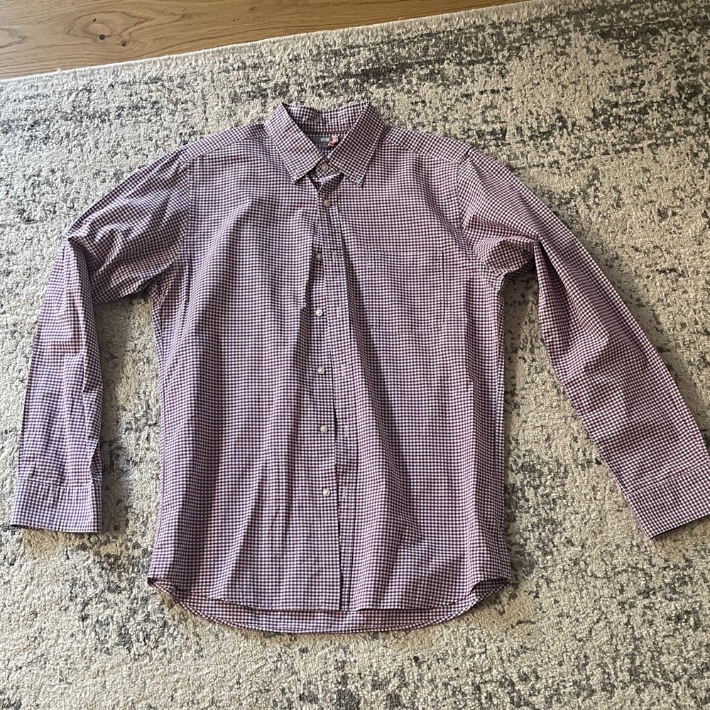 Uniqlo Men's Red and White Checkered Button Down Shirt